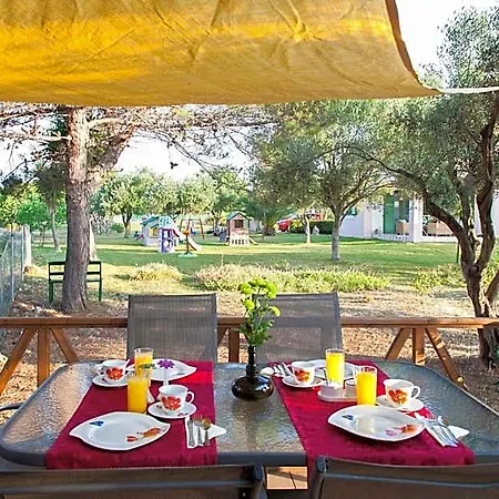 Hotel Monambeles 4*